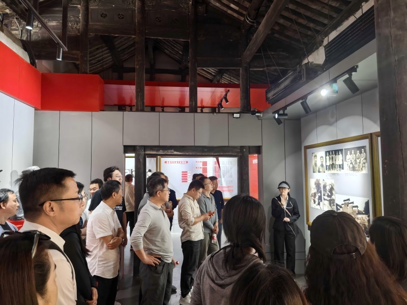 循跡悟思想 發(fā)揚(yáng)鐵作風(fēng) 凝心促踐行  亞通新材黨總支開展主題黨日活動3.jpg